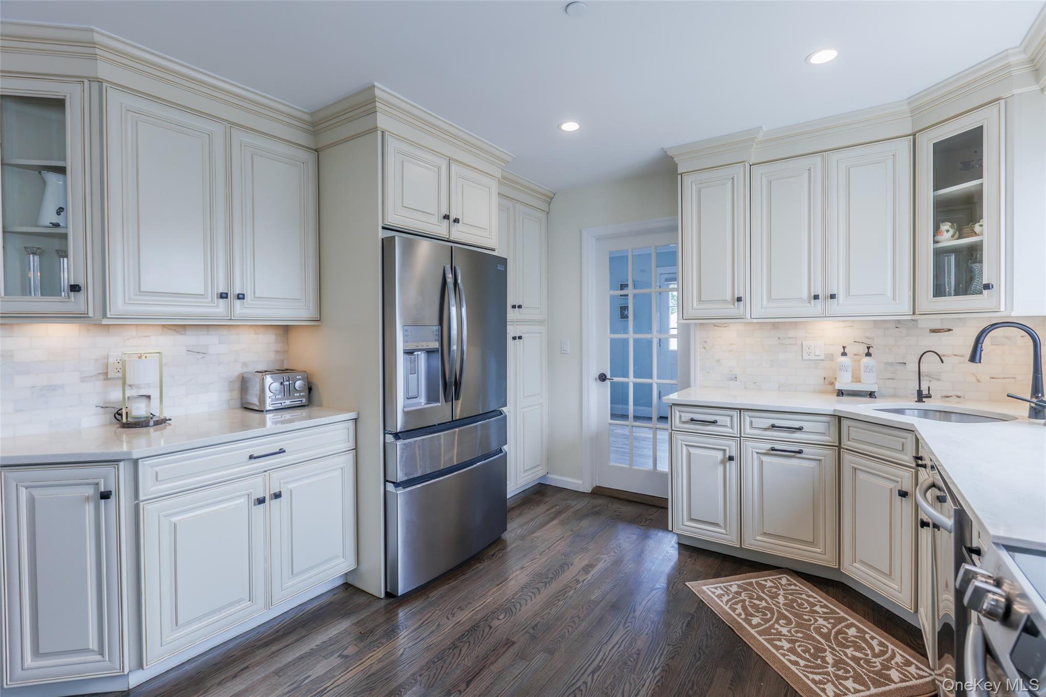 401 Little East Neck Road South Babylon, NY 11702 - Photo 18 of 32 Gallery Image 18