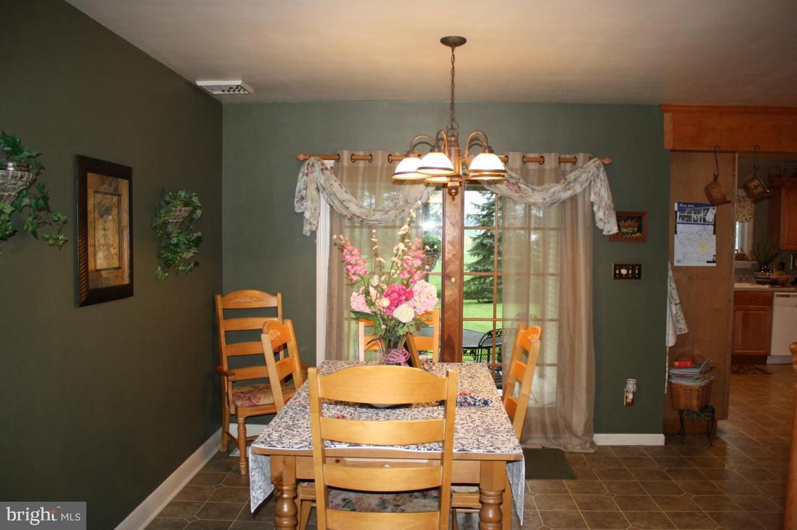 713 Bossler Road Elizabethtown, PA 17022 - Photo 3 of 23 Gallery Image 3