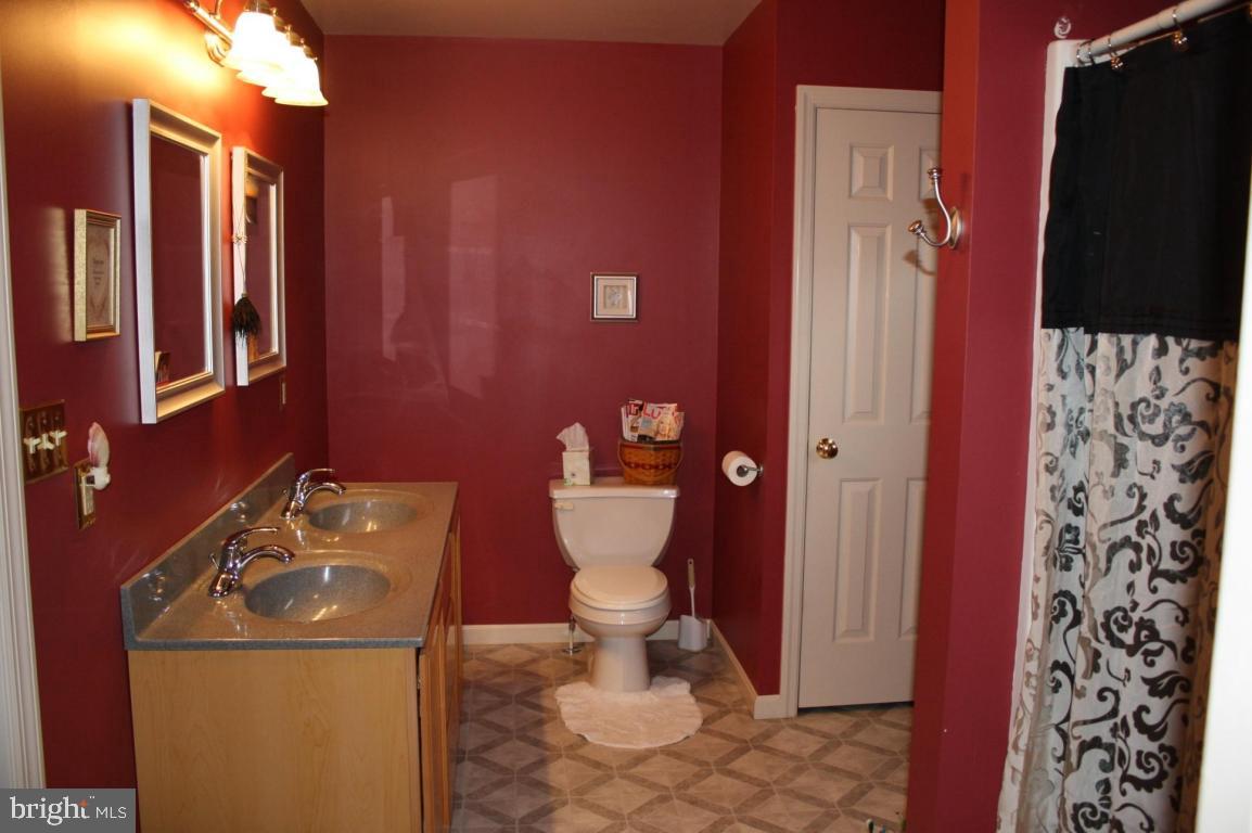 713 Bossler Road Elizabethtown, PA 17022 - Photo 8 of 23 Gallery Image 8