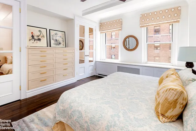 $995,000 | 155 East 73rd Street, Unit 7B | Lenox Hill