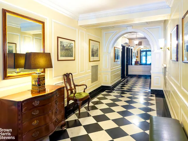 $995,000 | 155 East 73rd Street, Unit 7B | Lenox Hill