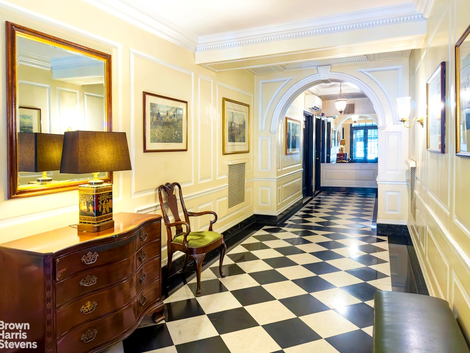 155 East 73rd Street, Unit 7B Manhattan, NY 10021 - Photo 8 of 10