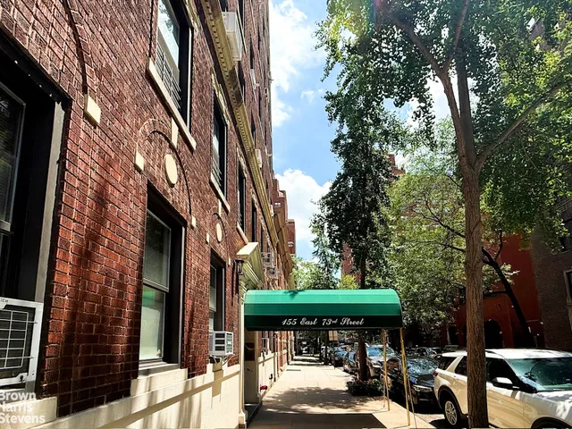 $995,000 | 155 East 73rd Street, Unit 7B | Lenox Hill