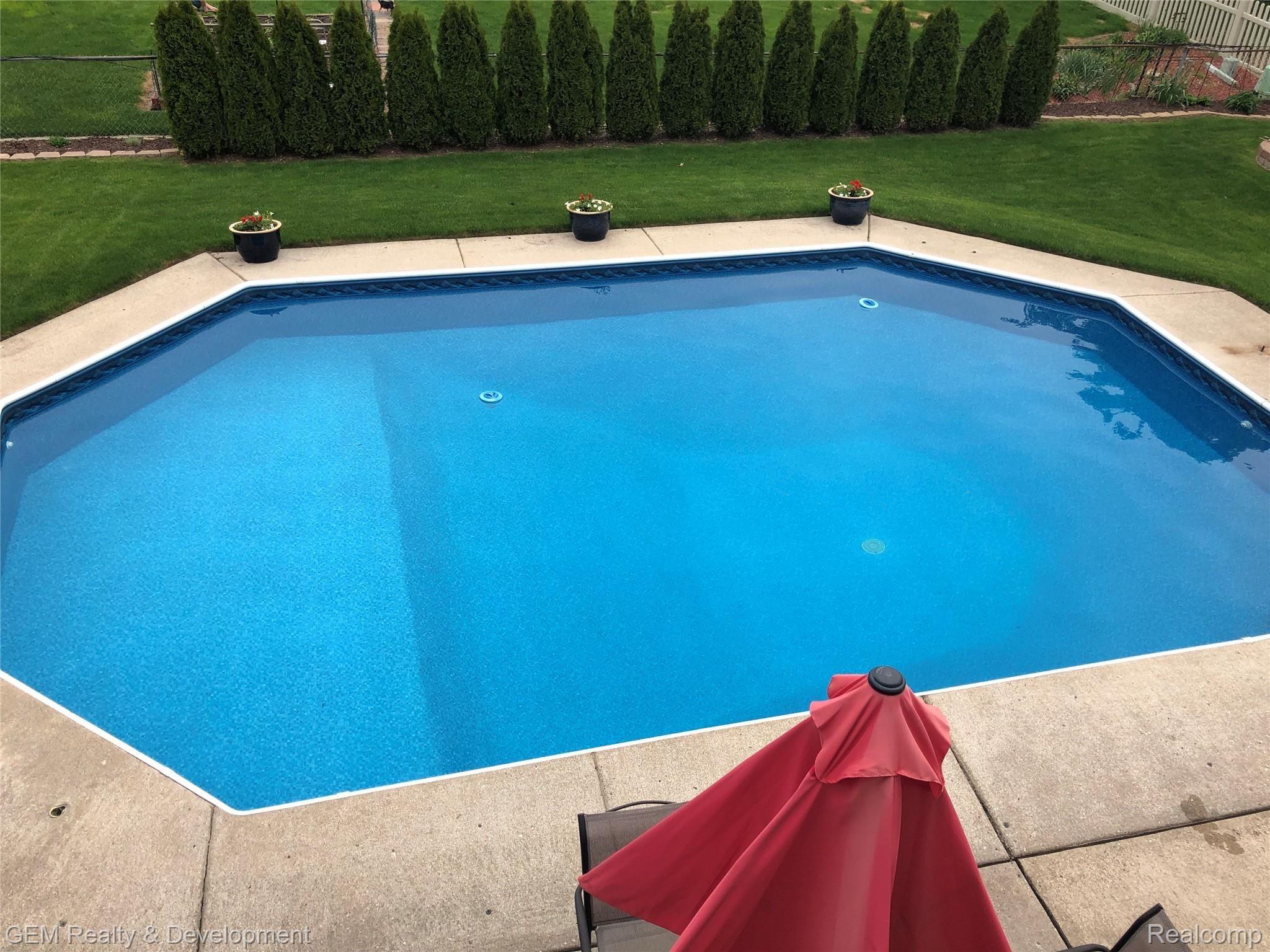 18810 Gill Road Livonia, MI 48152 - Photo 38 of 43 IMG_5346.jpeg