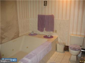 59 Robin Road Southampton, PA 18966 - Photo 8 of 12 Gallery Image 8
