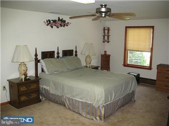 59 Robin Road Southampton, PA 18966 - Photo 9 of 12 Gallery Image 9