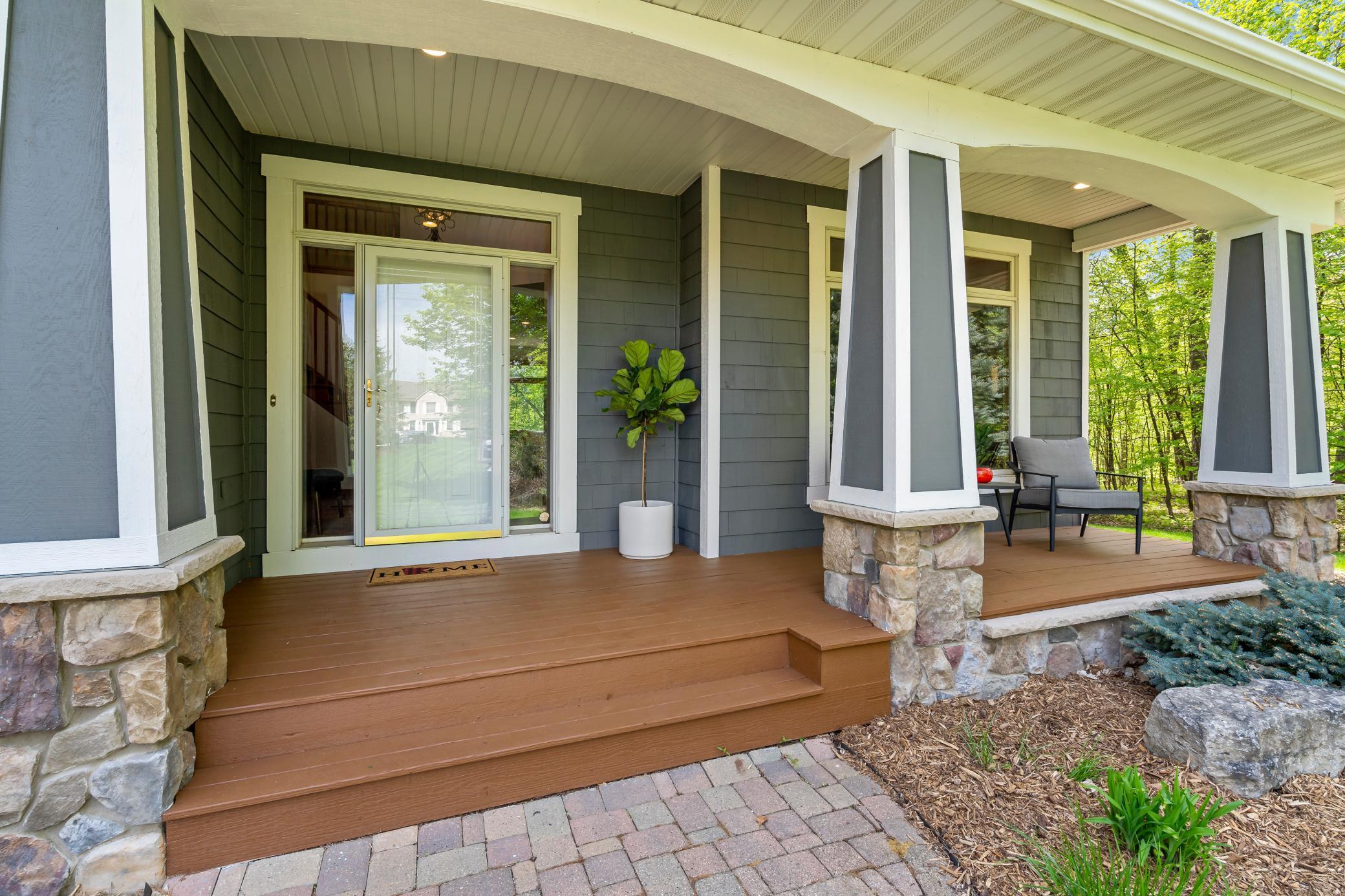 975 Weston Ridge Parkway Chaska, MN 55318 - Photo 2 of 43