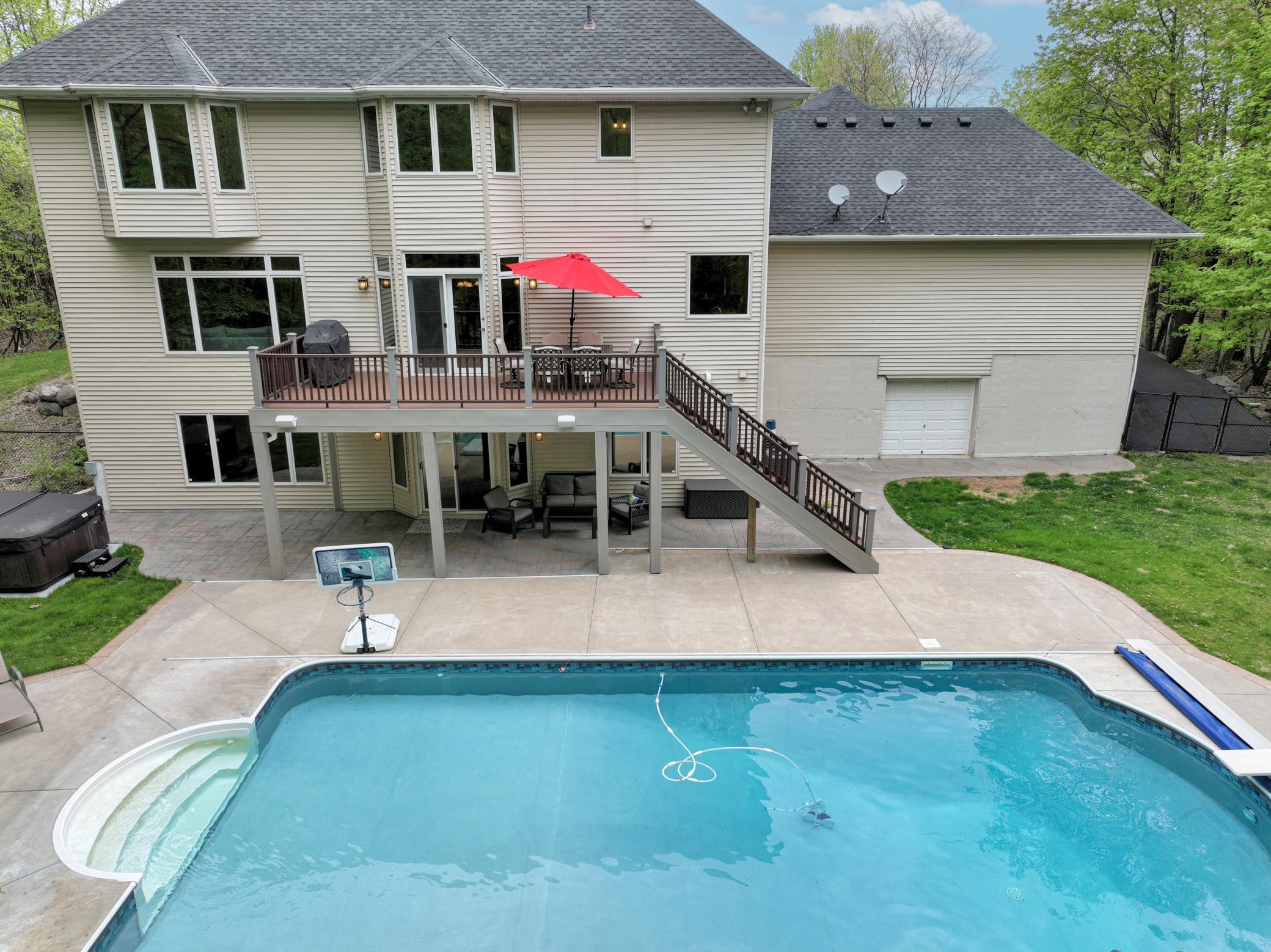 975 Weston Ridge Parkway Chaska, MN 55318 - Photo 3 of 43