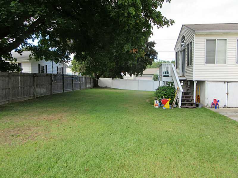 185 Budlong Road Cranston, RI 02920 - Photo 15 of 15 Yard/Garden.