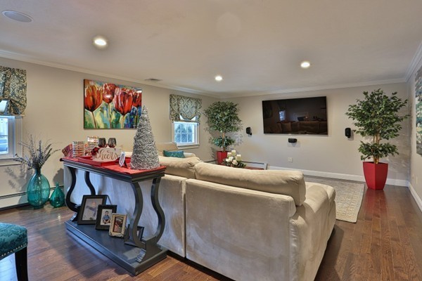 10 Beaver Road Reading, MA 01867 - Photo 3 of 30 Gallery Image 3