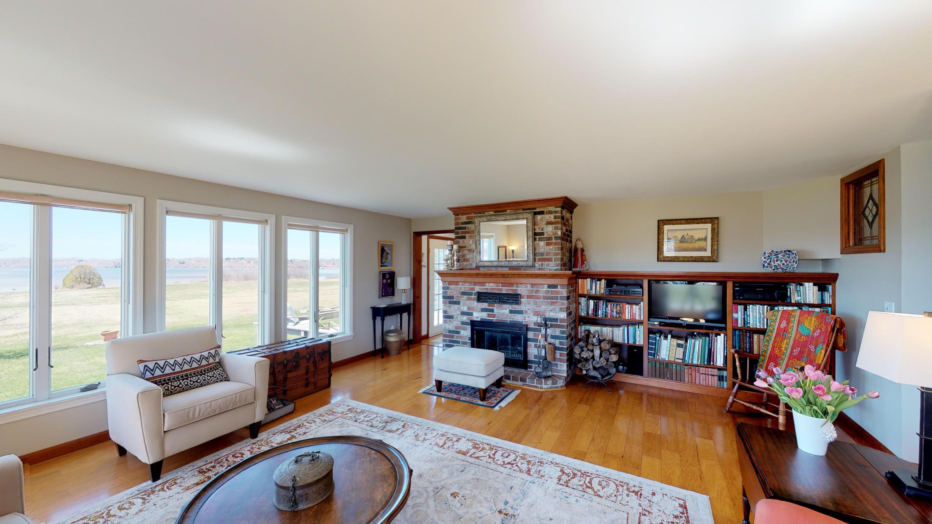 149 St George Road South Thomaston, ME 04858 - Photo 10 of 42 Living Room