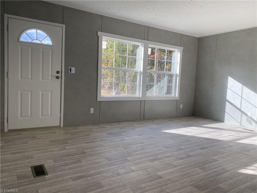 231 Lindseys Drive Ruffin, NC 27326 - Photo 3 of 31 Living Room