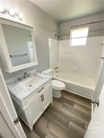 $1,350 | 4909 Meding Street, Savannah, GA 31405