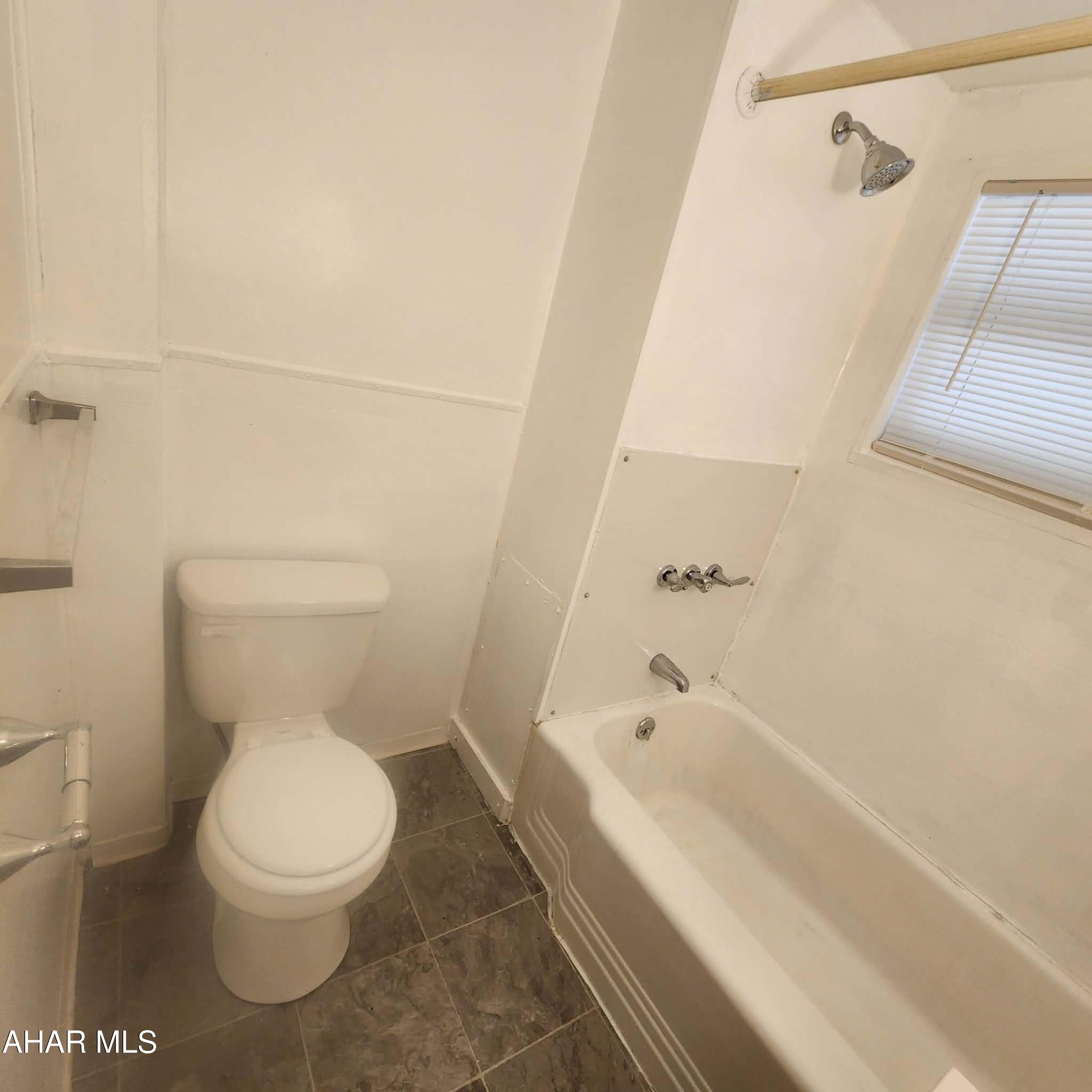 3515 Walnut Avenue Altoona, PA 16601 - Photo 13 of 17