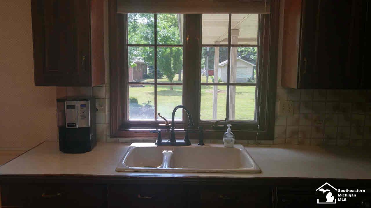10505 Grafton Road Carleton, MI 48117 - Photo 29 of 34 Kitchen