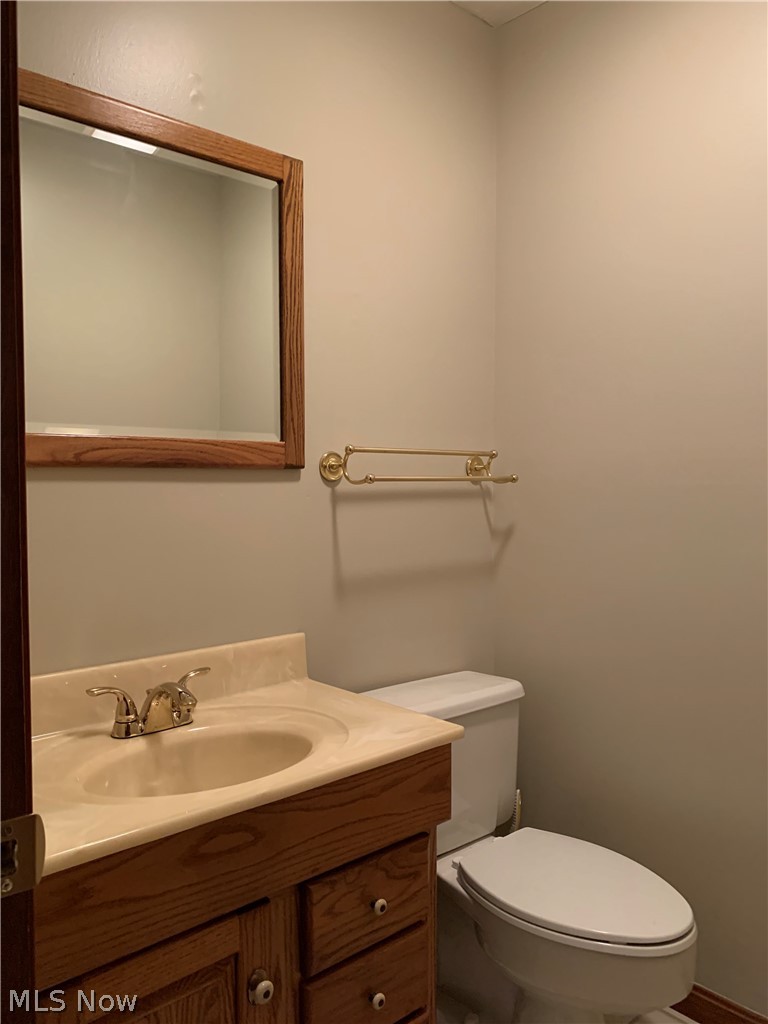 9320 Island Road North Ridgeville, OH 44039 - Photo 18 of 34 Half bath first floor
