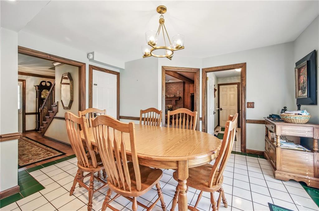 689 Tanglewood Road Hermitage, PA 16148 - Photo 10 of 42 a view of a dining room with furniture