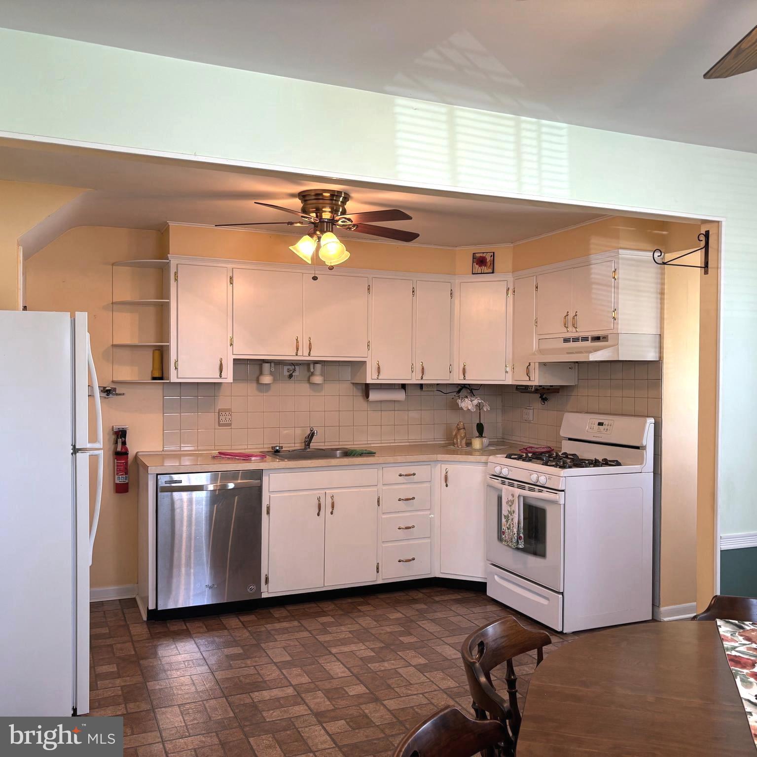 1819 Hemlock Road Lancaster, PA 17603 - Photo 8 of 53 Gallery Image 8