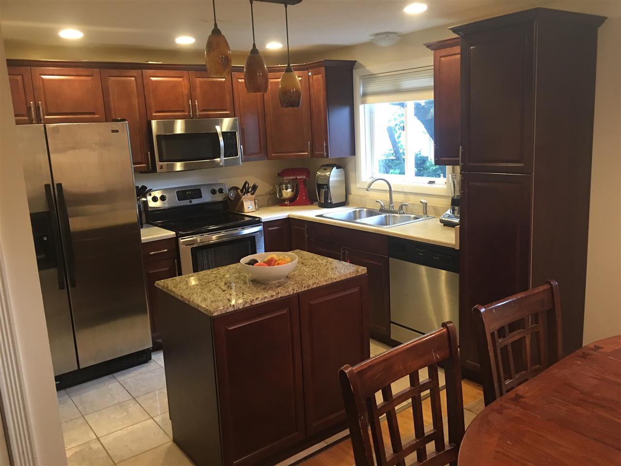 204 Calef Road Manchester, NH 03103 - Photo 1 of 40