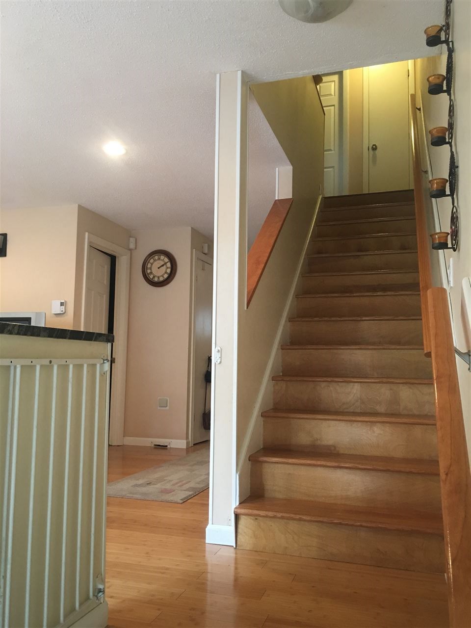 204 Calef Road Manchester, NH 03103 - Photo 6 of 40