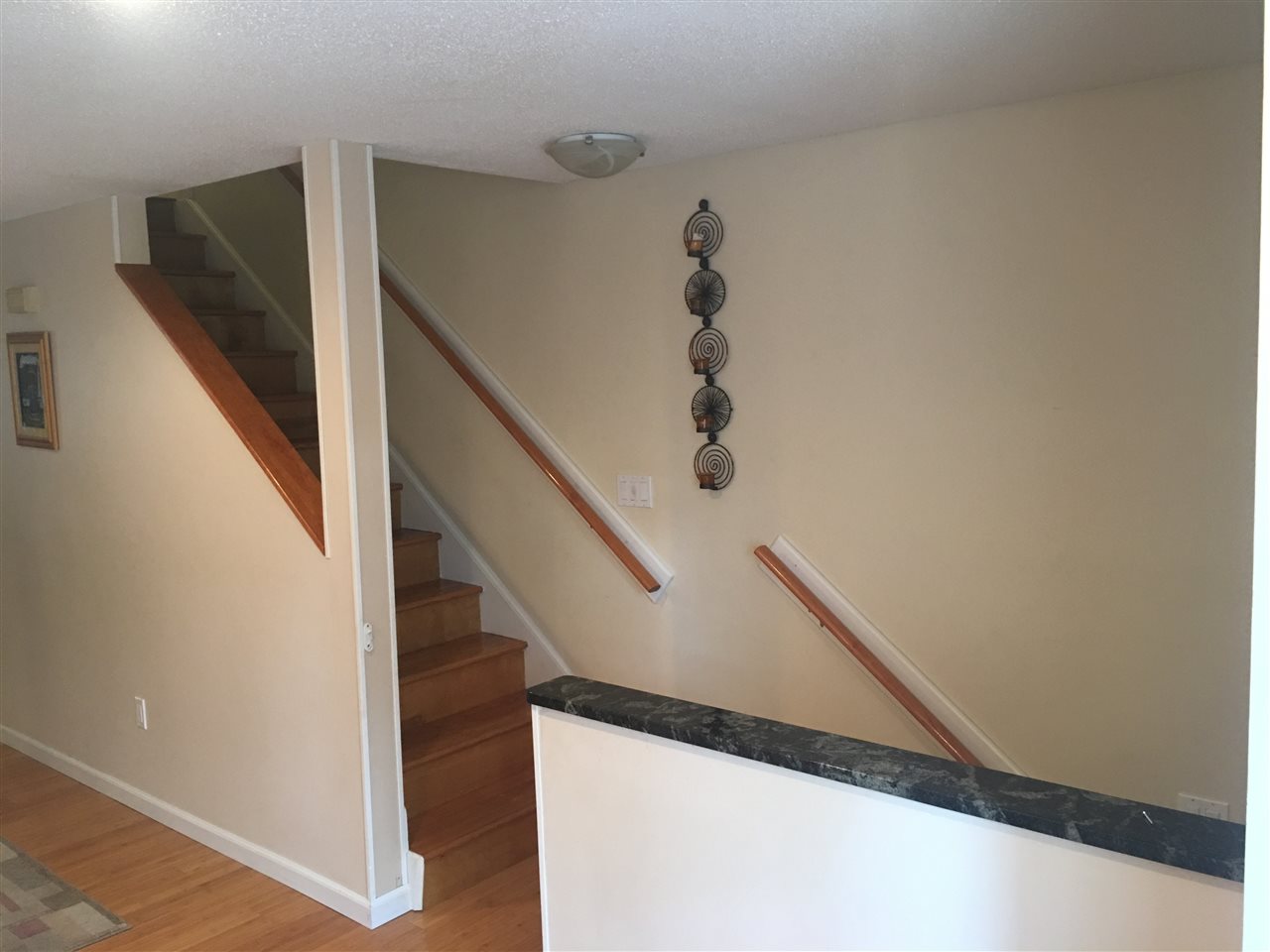 204 Calef Road Manchester, NH 03103 - Photo 7 of 40