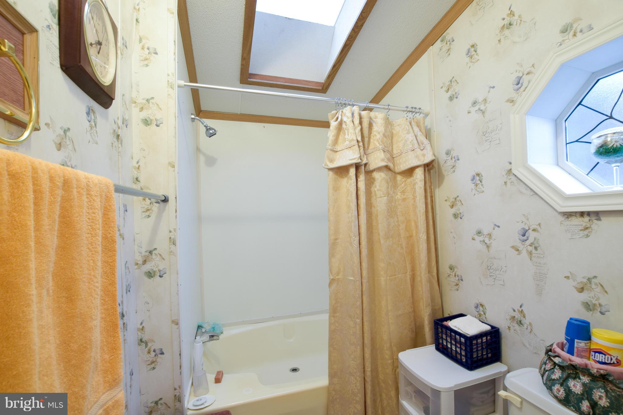 13224 Resh Road Hagerstown, MD 21740 - Photo 12 of 30 Bath (Master)