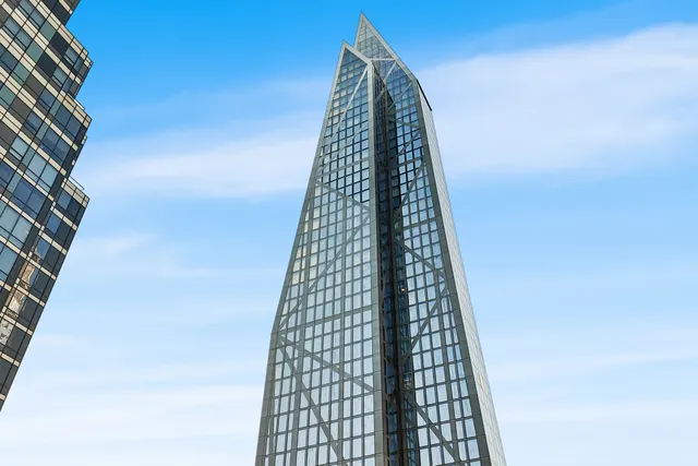 $2,700,000 | 53 West 53rd Street, Unit 20C | Midtown Central