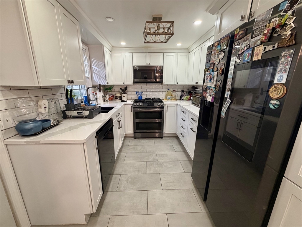 4 Elgin Court, Unit 4 Randolph, MA 02368 - Photo 2 of 16
