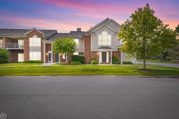 $249,900 | 16354 Chatham Drive, Macomb, MI 48044