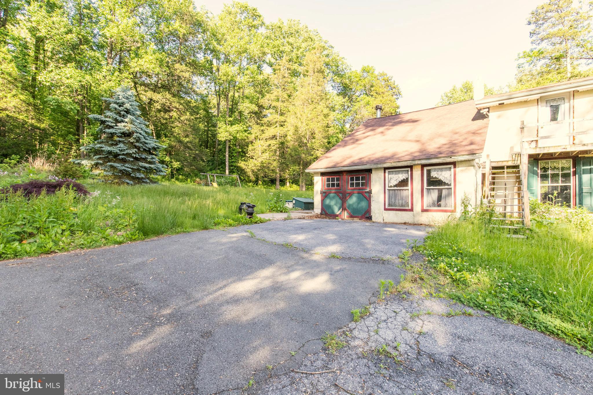 295 Hopewell Road Elverson, PA 19520 - Photo 6 of 28 Plenty of off street parking