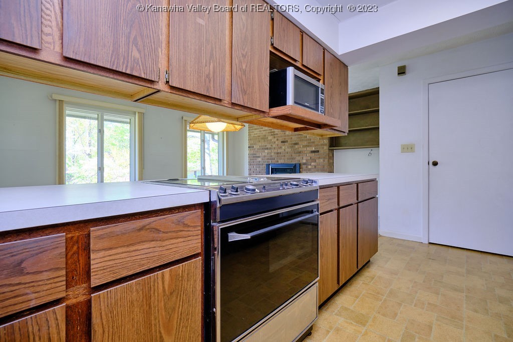 1801 Shadybrook Road Charleston, WV 25314 - Photo 14 of 37 Gallery Image 14