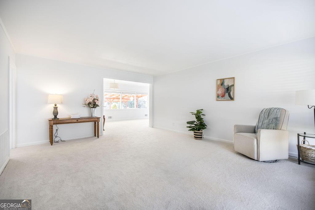 433 Pinecrest Road Macon, GA 31204 - Photo 6 of 38 a living room with furniture