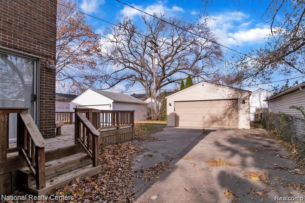 1798 Oxford Road Grosse Pointe, MI 48236 - Photo 33 of 35 34-1798-Oxford-Rd-WindowStill-Real-Estate-Photography-34.jpg