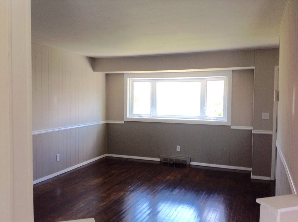 49 Hamilton Street Springfield, MA 01119 - Photo 3 of 9