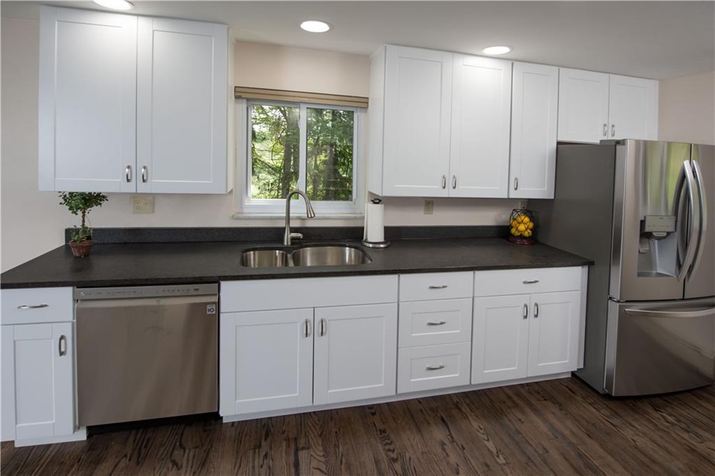 9540 Meadow Road Allison Park, PA 15101 - Photo 12 of 25 Gallery Image 12
