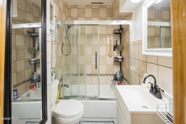 $325,000 | 872 Albany Street, Schenectady, NY 12307