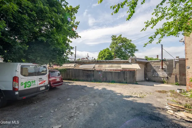 $325,000 | 872 Albany Street, Schenectady, NY 12307