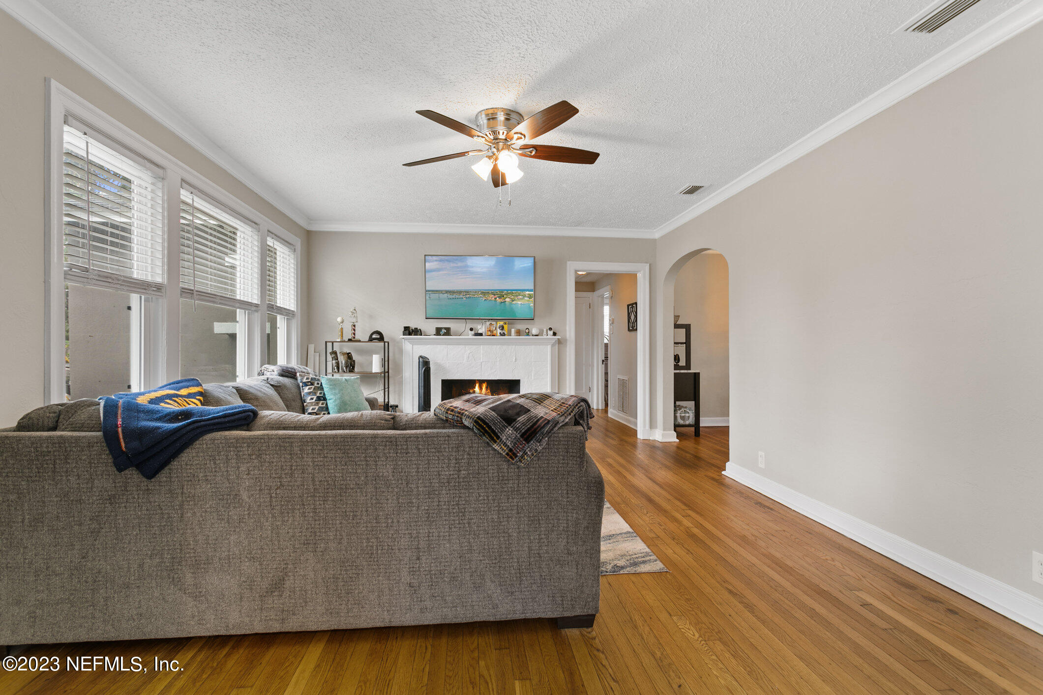 2615 Ridgewood Road Jacksonville, FL 32207 - Photo 12 of 38 Living Room