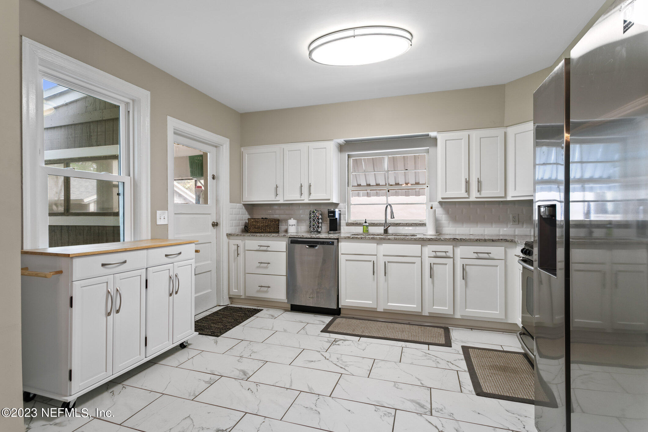 2615 Ridgewood Road Jacksonville, FL 32207 - Photo 17 of 38 Kitchen