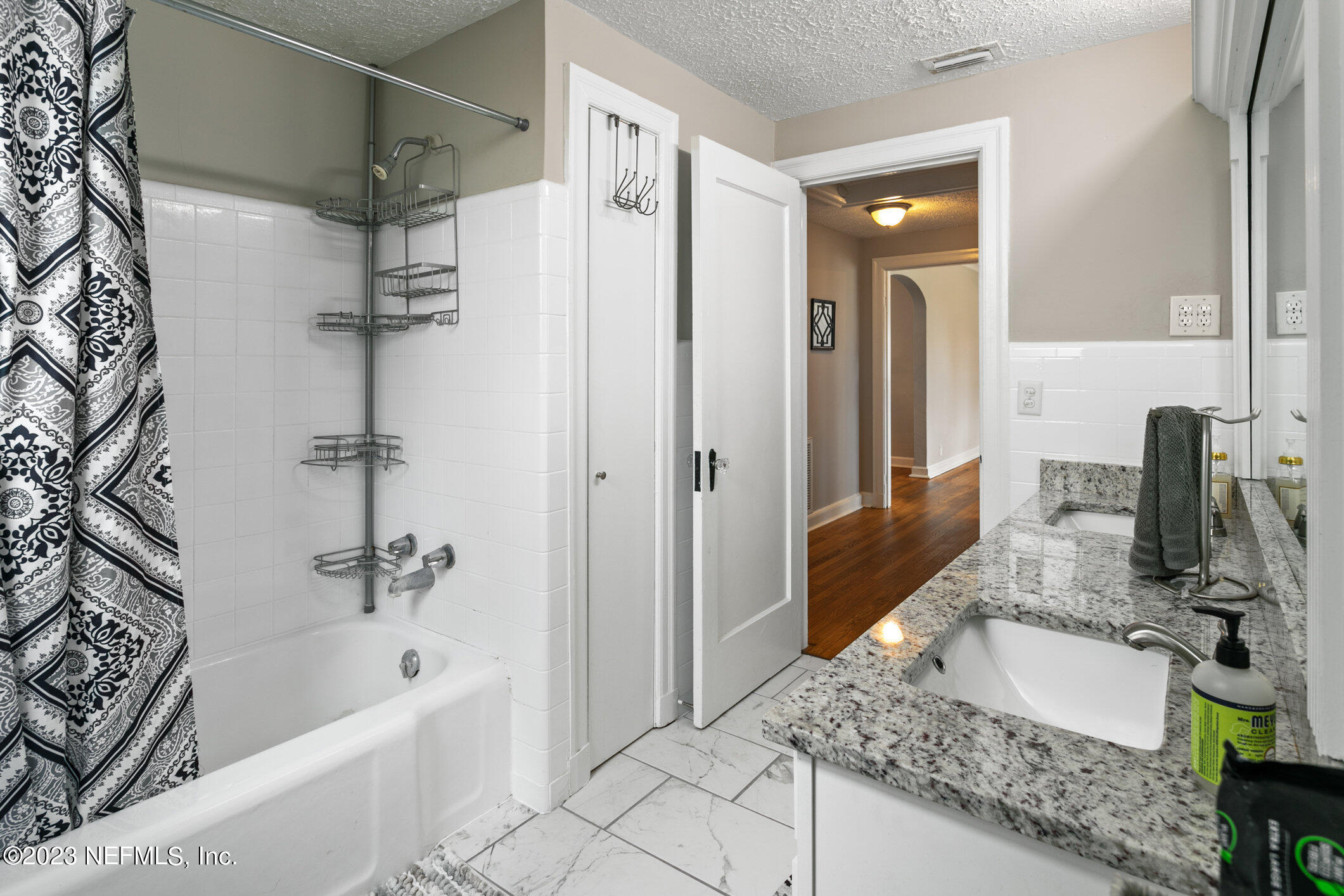 2615 Ridgewood Road Jacksonville, FL 32207 - Photo 28 of 38 Bathroom