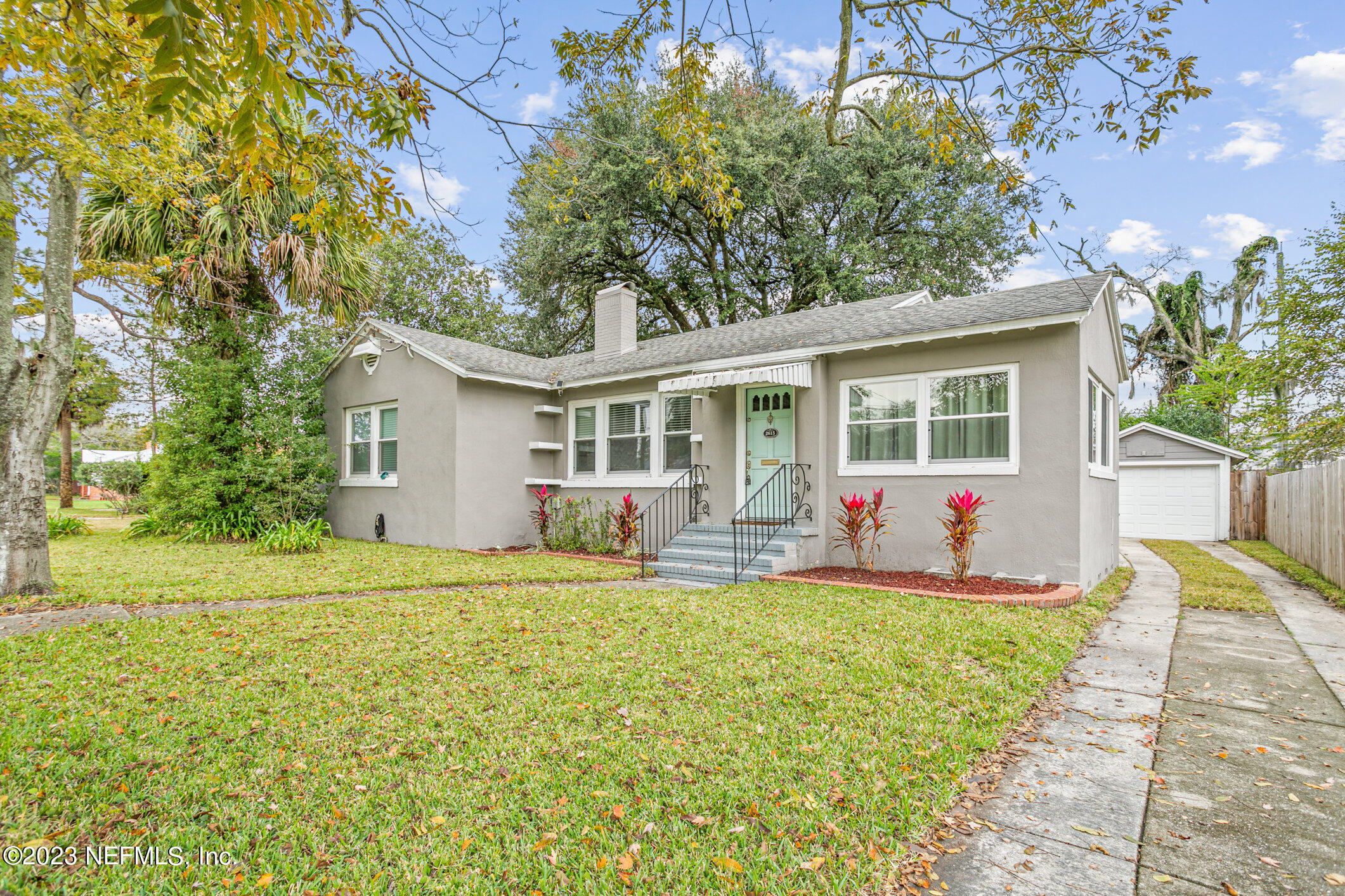 2615 Ridgewood Road Jacksonville, FL 32207 - Photo 3 of 38 Front of the Home