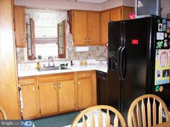 36 Edward Road Hatboro, PA 19040 - Photo 3 of 6 Kitchen