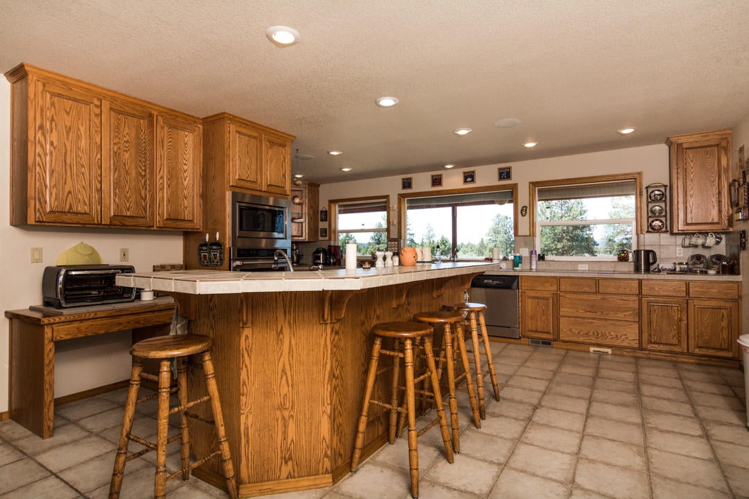 60595 Billadeau Road Bend, OR 97702 - Photo 23 of 38 Biladeau Rd 60595 (30 of 45)