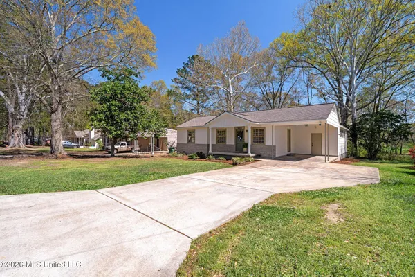 $229,000 | 1005 South Jackson Street, Brookhaven, MS 39601