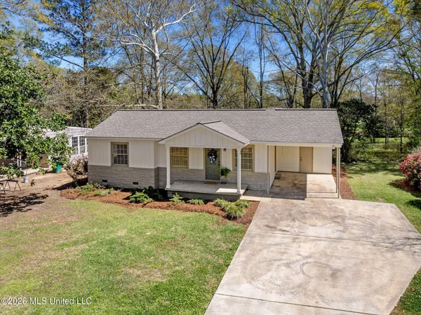 $229,000 | 1005 South Jackson Street, Brookhaven, MS 39601