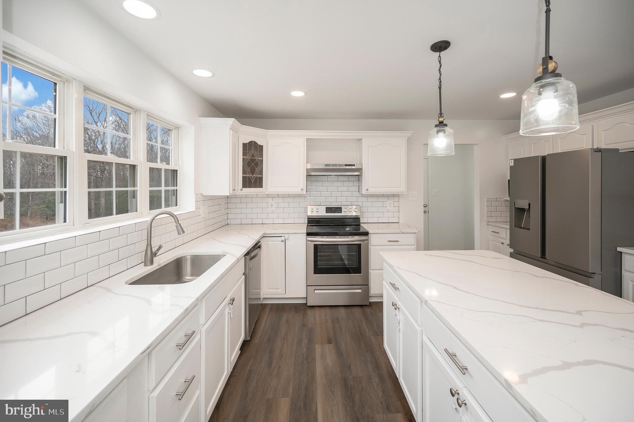 8099 Burr Hill Road Rhoadesville, VA 22542 - Photo 5 of 87 Beautiful upgraded kitchen