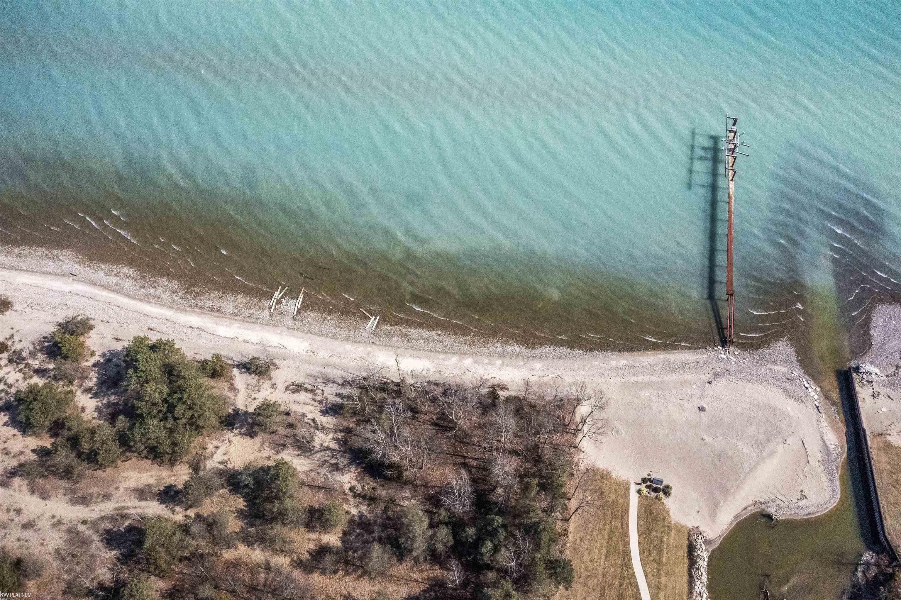 7252 Lakeshore Road Fort Gratiot, MI 48059 - Photo 10 of 12 50134829-635d1392-23b4-4bed-9b87-634abe58aee5.JPG