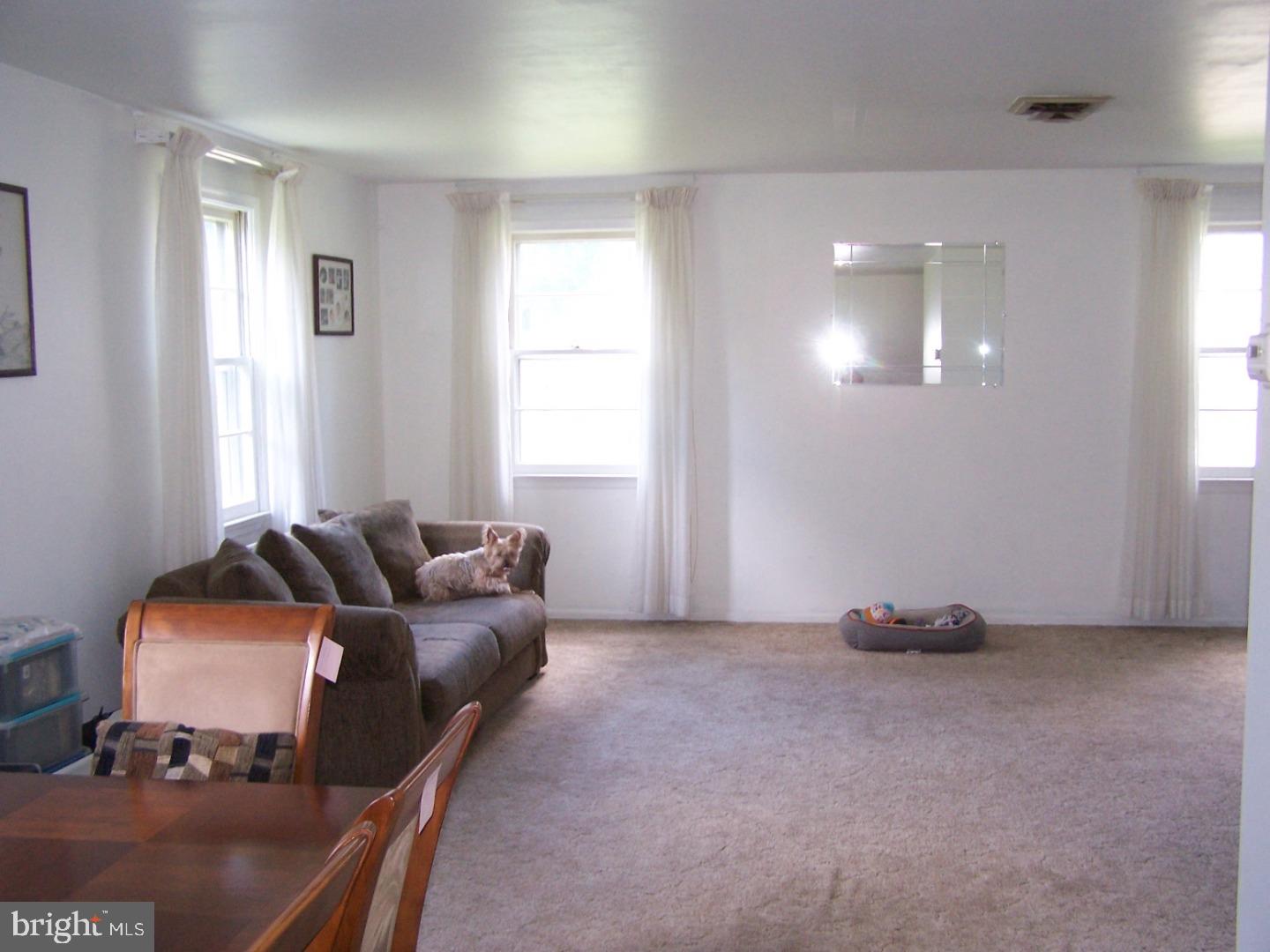639 Wilby Road Sicklerville, NJ 08081 - Photo 4 of 9 Gallery Image 4