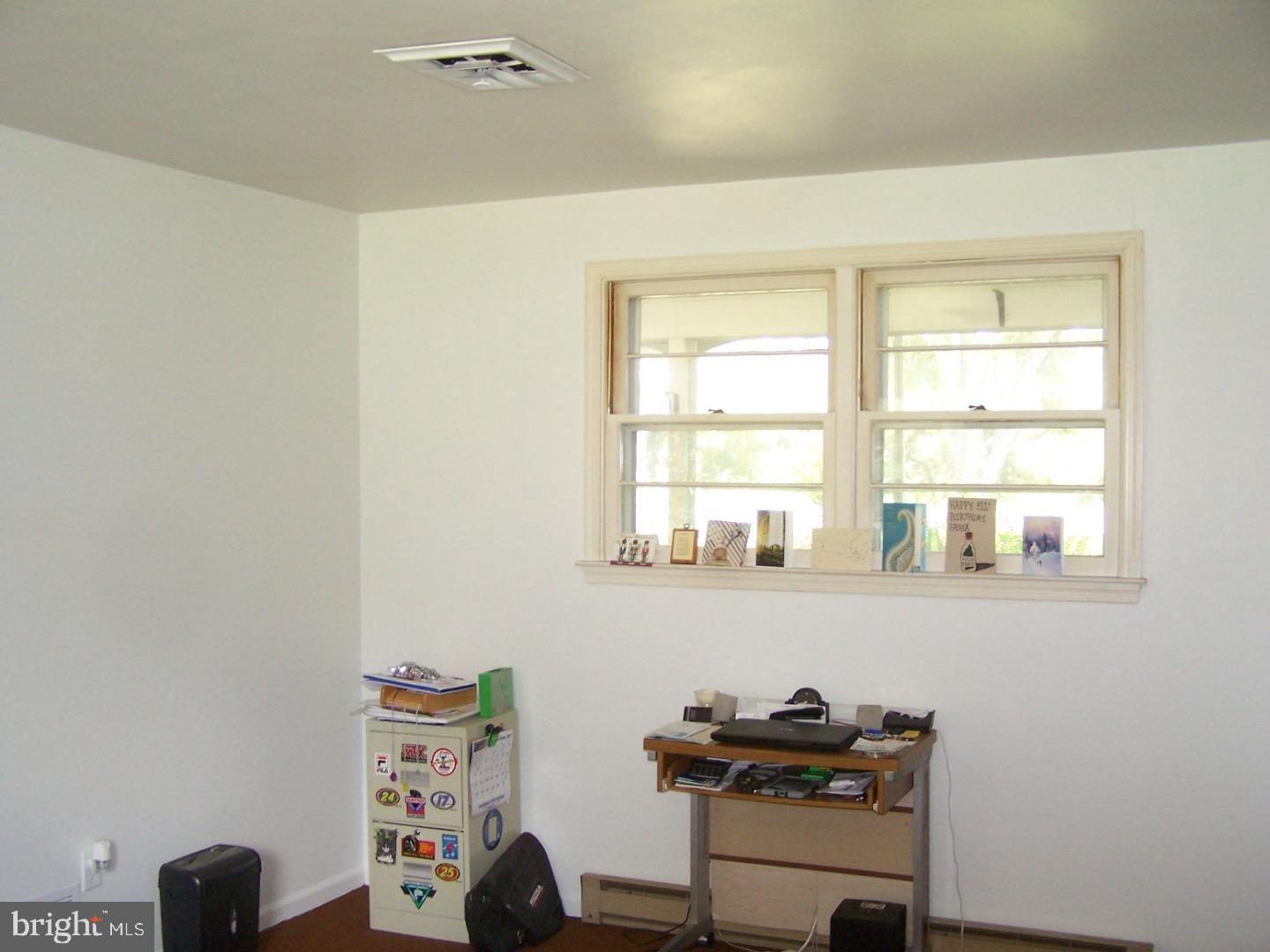 639 Wilby Road Sicklerville, NJ 08081 - Photo 6 of 9 Gallery Image 6