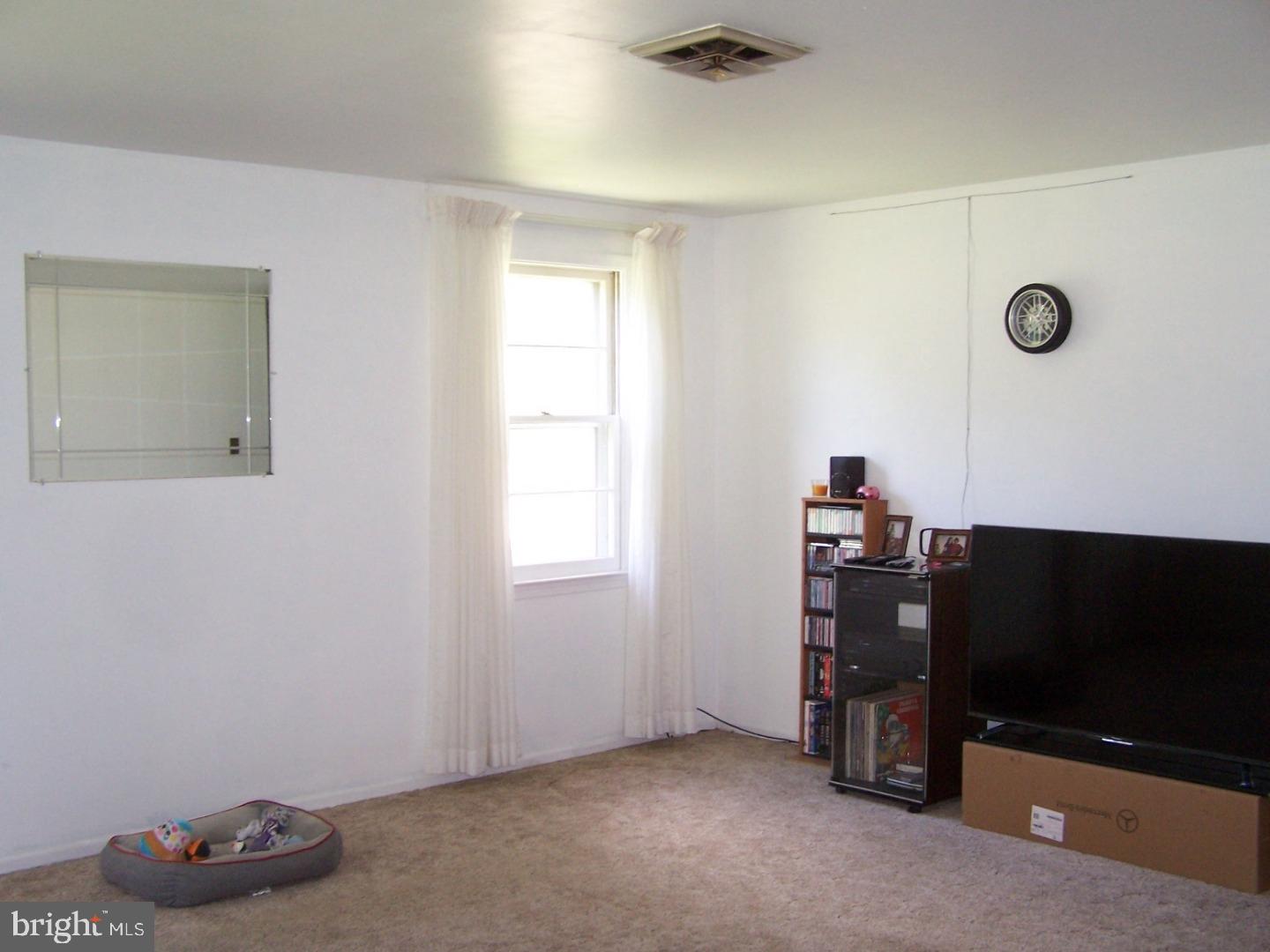 639 Wilby Road Sicklerville, NJ 08081 - Photo 7 of 9 Gallery Image 7